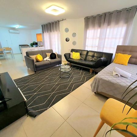 Barak Royal Suites 20 Garden Jacuzzi - ג'קוזי בחצר Eilat Exterior foto