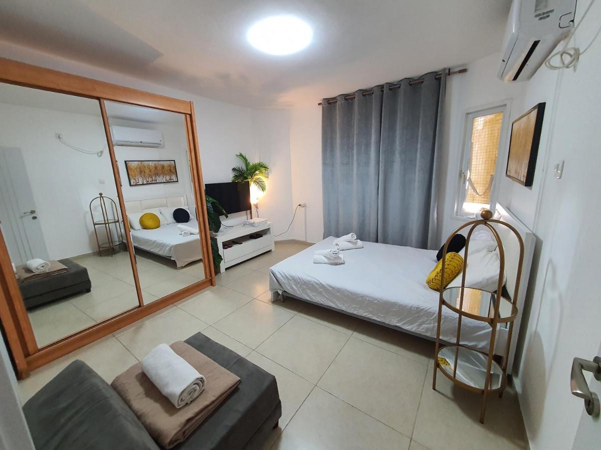 Barak Royal Suites 20 Garden Jacuzzi - ג'קוזי בחצר Eilat Exterior foto